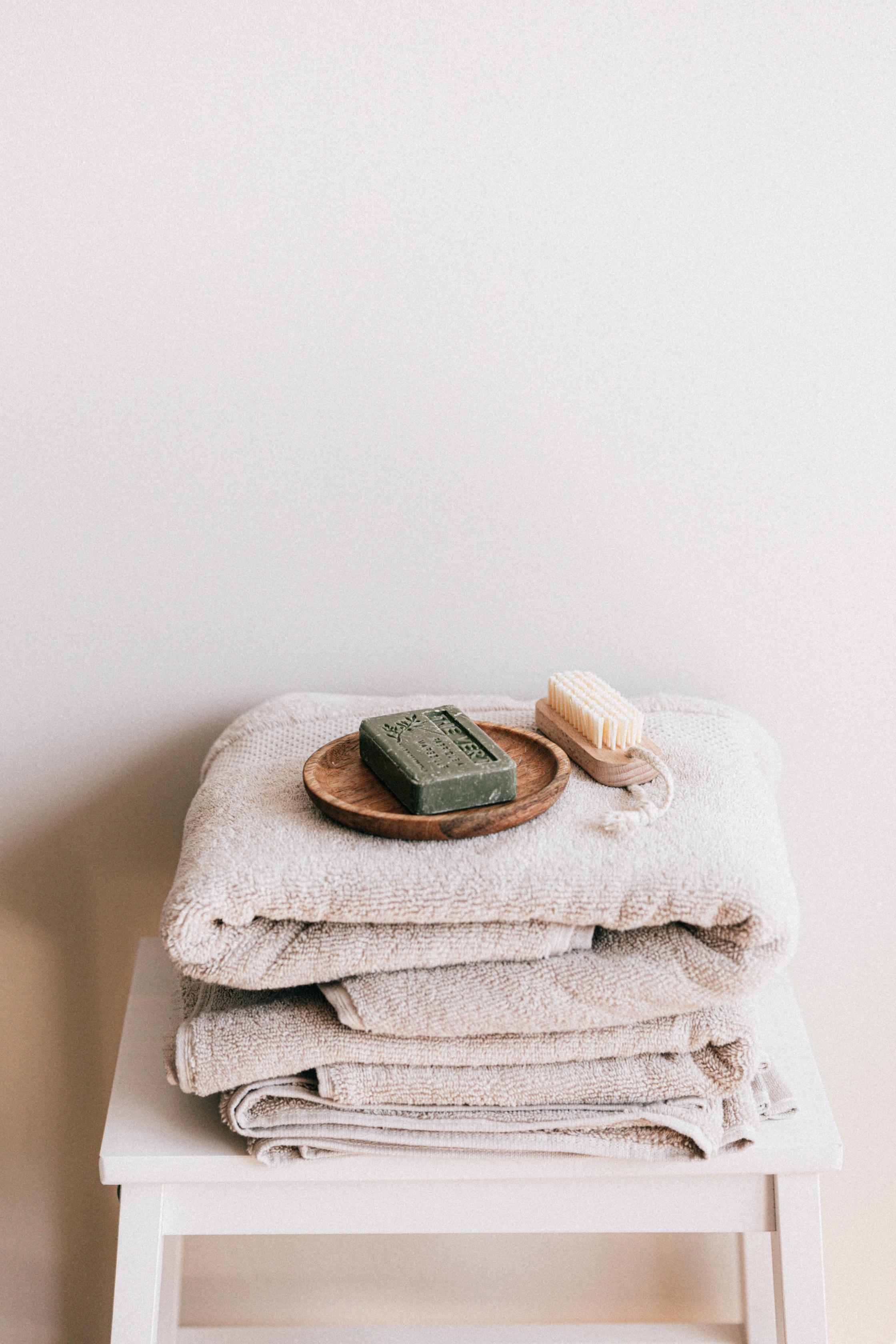 How to dry brush before a shower