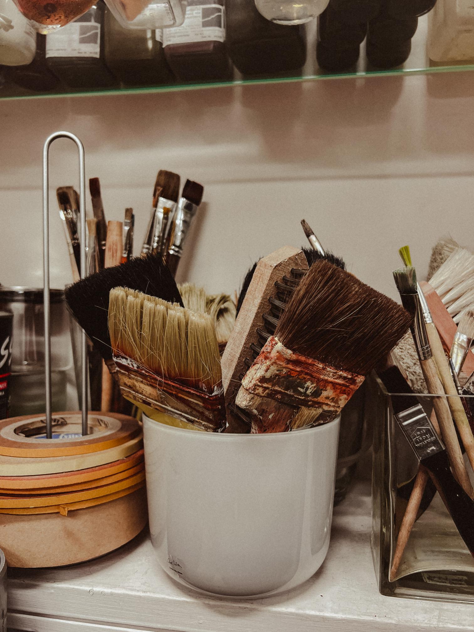 Types of materials used in body shop makeup brushes